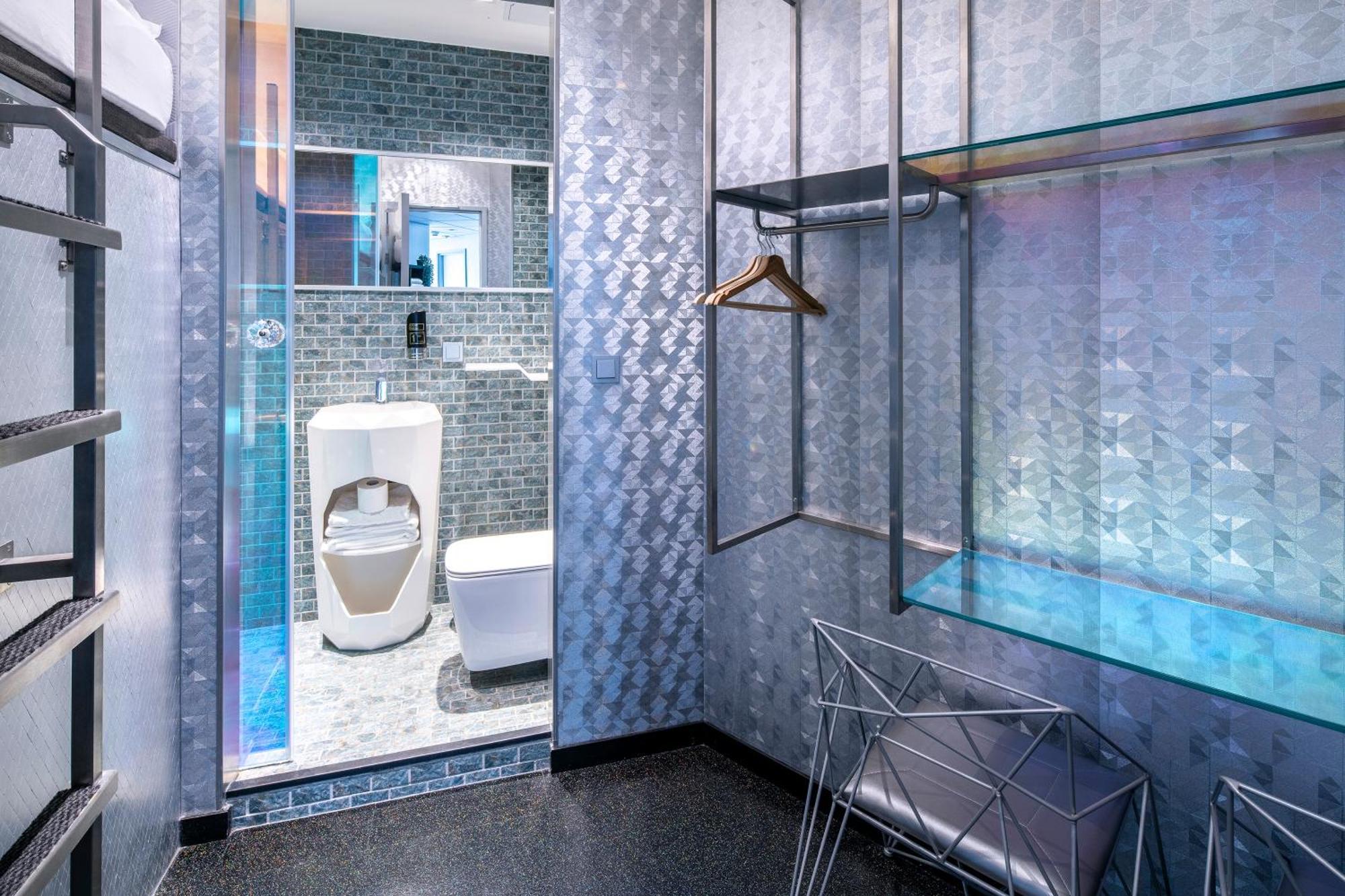 אמסטלבין Diamond Capsule Hotel Amsterdam South מראה חיצוני תמונה